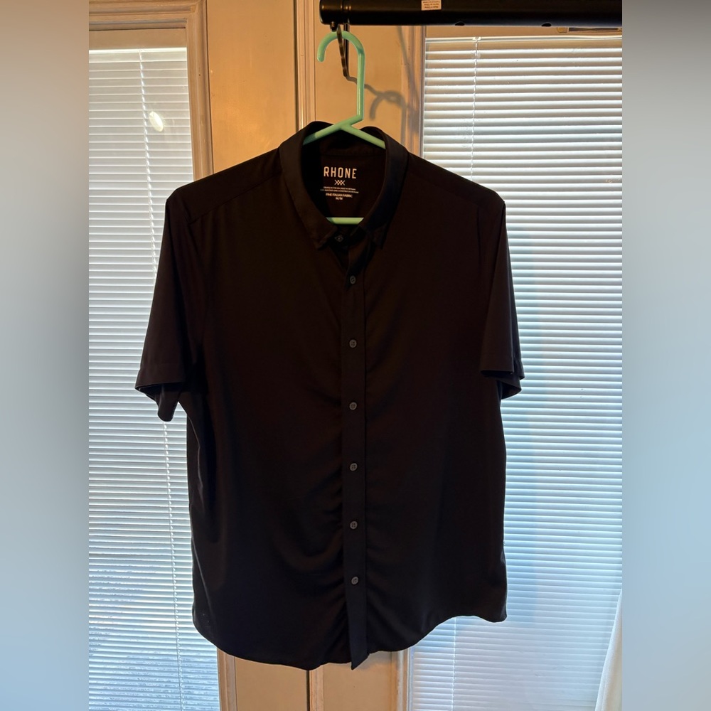 RHONE Men's Black Short-Sleeve Casual Button-Down Shirt
